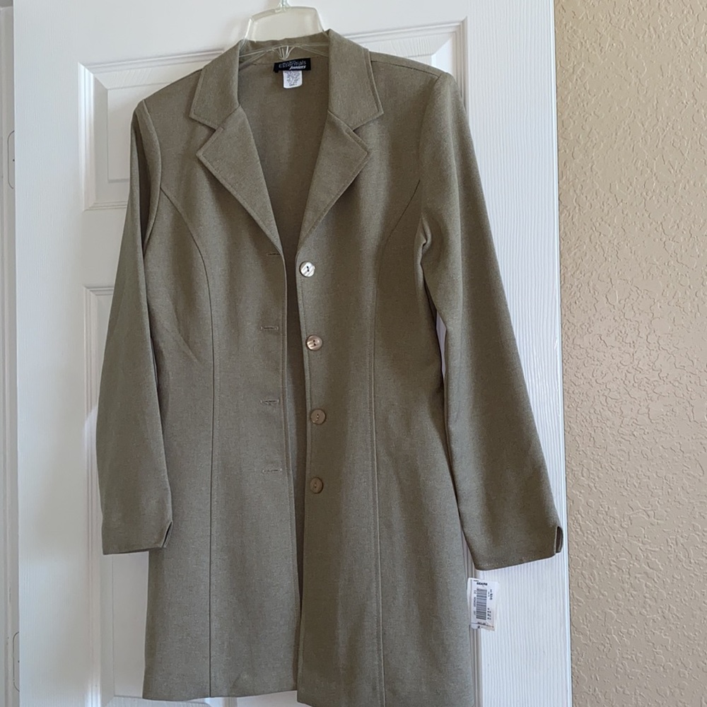 Modern Essentials juniors size small